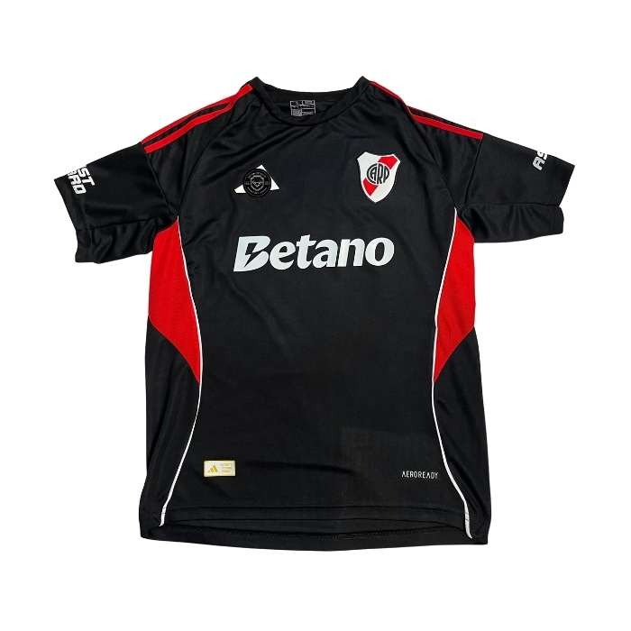 CAMISETA RIVER ENTRENAMIENTO NEGRA BETANO